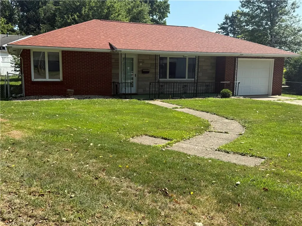 501 Clinton Avenue, Paris, IL 61944 - #1