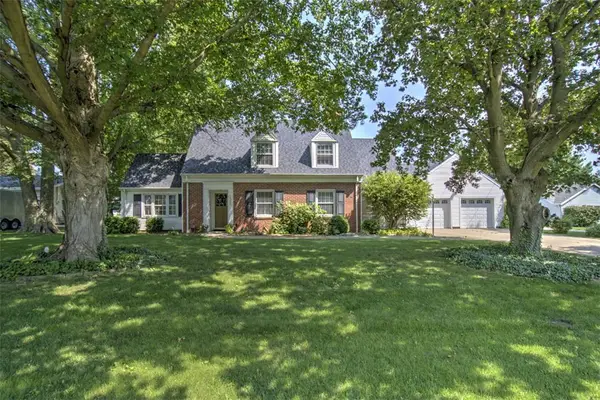 222 E North Street, Warrensburg, IL 62573