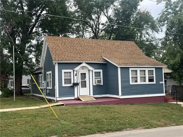 703 10th Street, Charleston, IL 61920