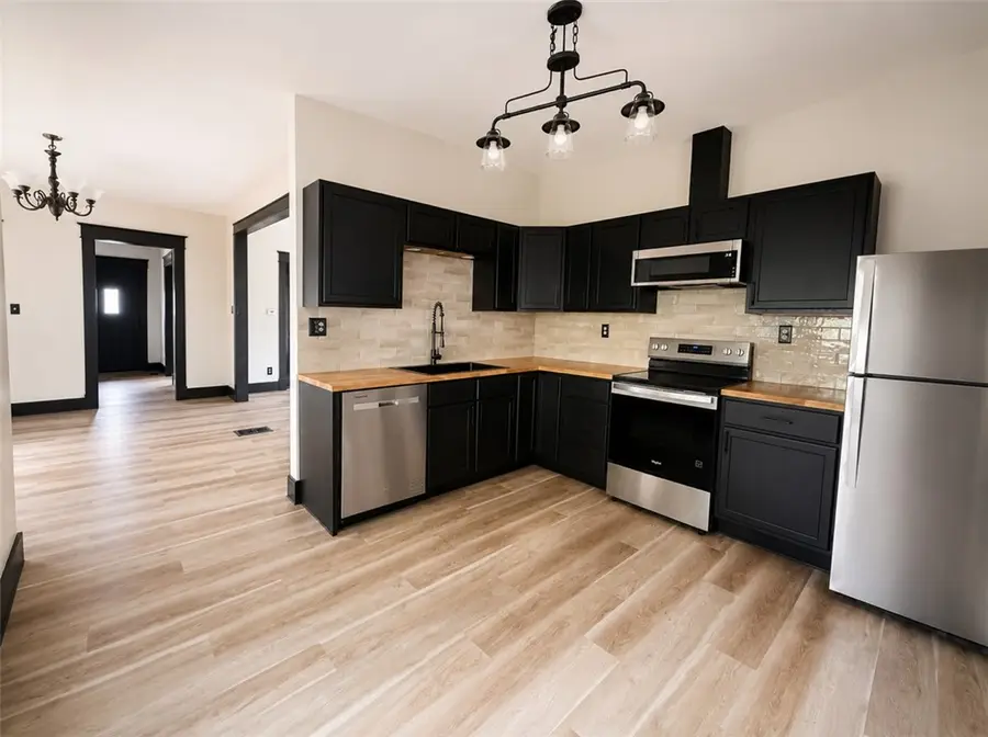 230 E Madison Street, Paris, IL 61944 - #2