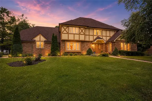 1 Deerfield Lane, Charleston, IL 61920