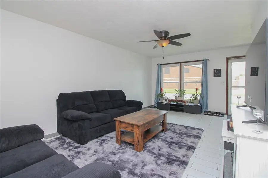 102 W Adams Street, Toledo, IL 62468 - #3