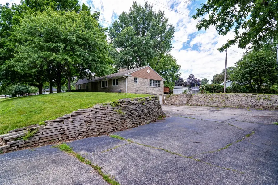 8 NE Carroll Drive, Decatur, IL 62526 - #3