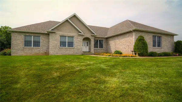 5425 River Bluff Court, Oreana, IL 62554