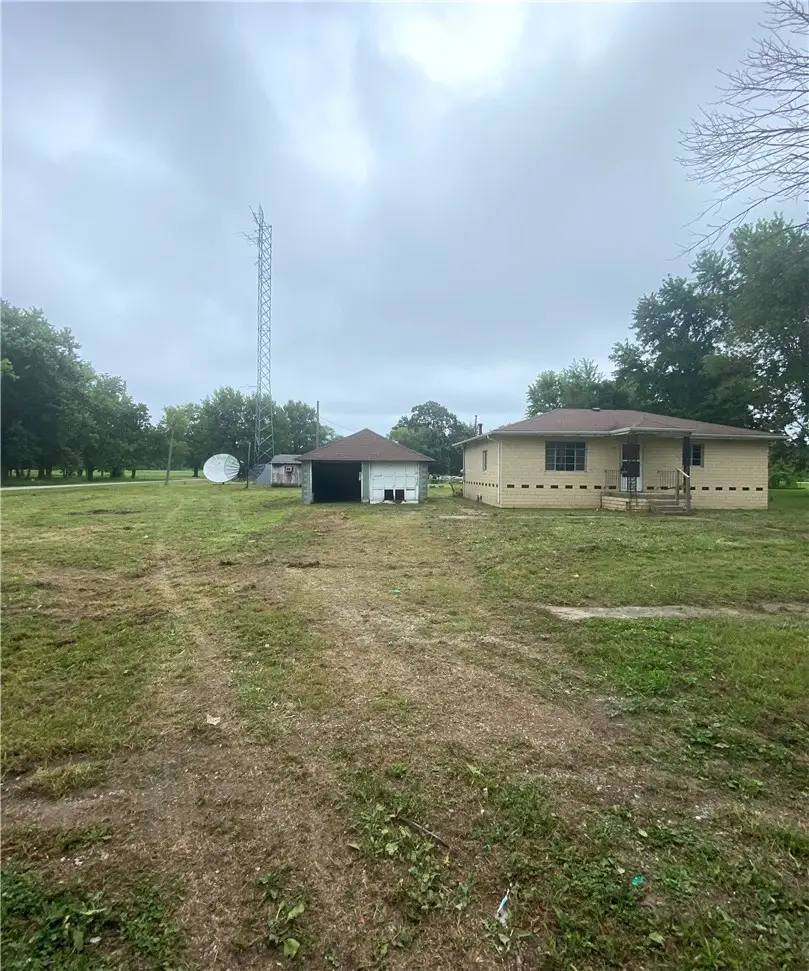 303 7th Street, Jewett, IL 62436 - #2