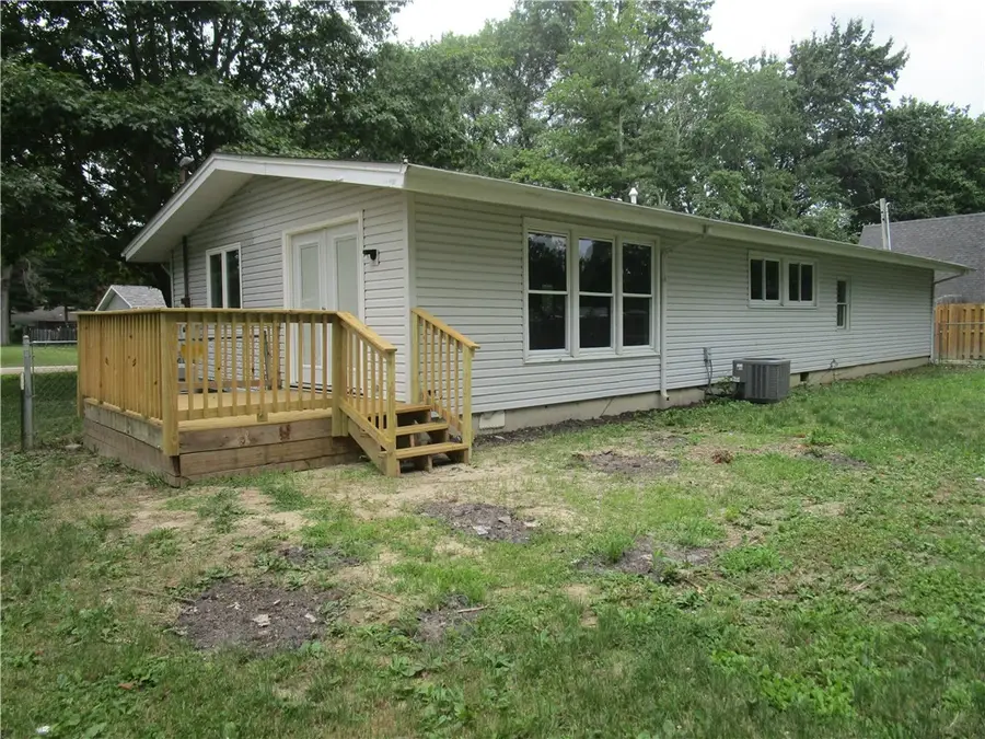 208 S Vollintine Avenue, Taylorville, IL 62568 - #2