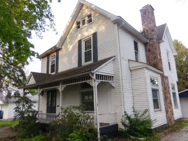 412 S 4th Street, Hoopeston, IL 60942 - #1