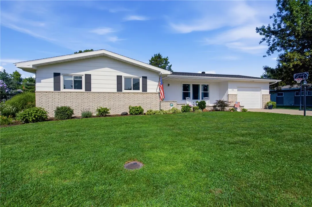 106 S Reynolds Street, Altamont, IL 62411 - #1