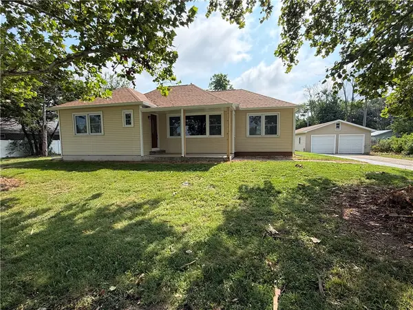 1917 18th Street, Charleston, IL 61920