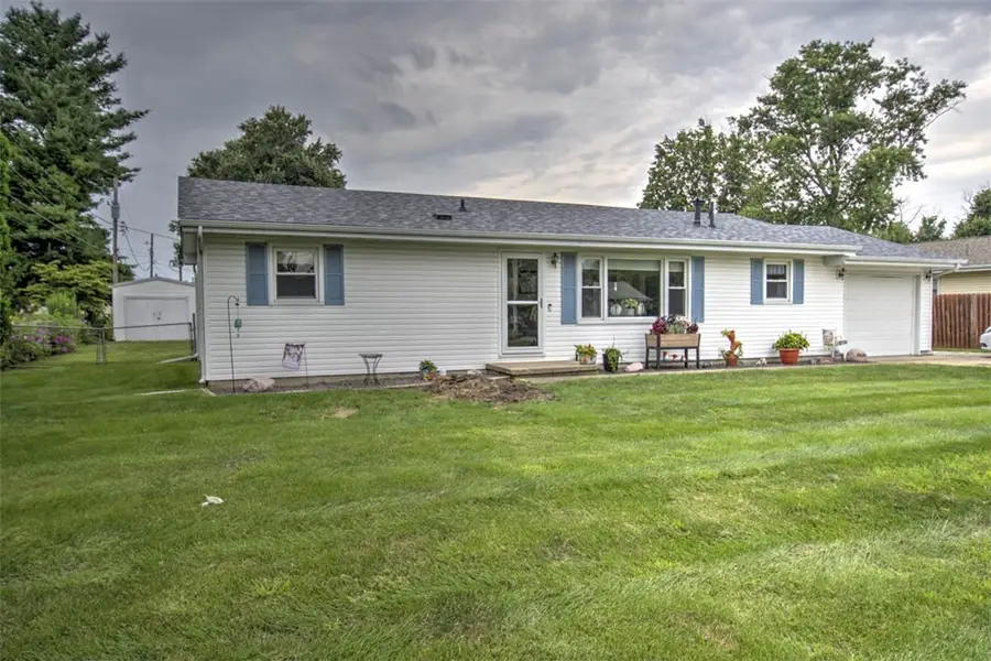 200 E Roberts Drive, Mount Zion, IL 62549 - #2