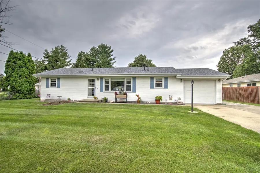 200 E Roberts Drive, Mount Zion, IL 62549 - #3