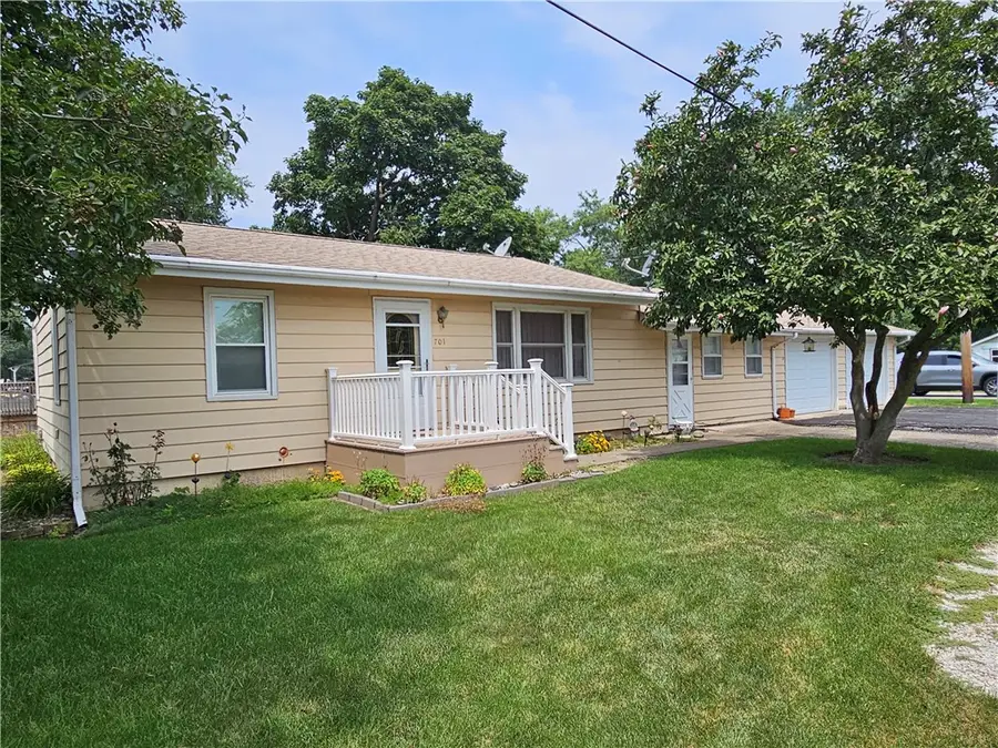 701 S Madison Street, Sullivan, IL 61951 - #3