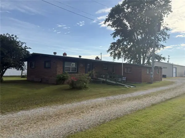 902 S Jackson Street, Newton, IL 62448