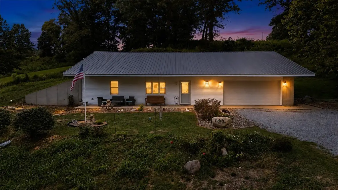 9275 N 890th Street, Effingham, IL 62401 - #1