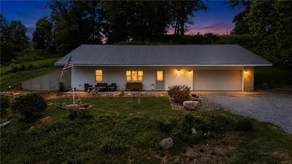 9275 N 890th Street, Effingham, IL 62401