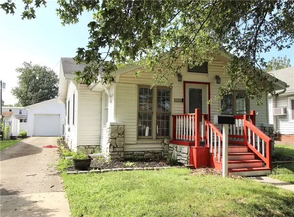 3221 Champaign Avenue, Mattoon, IL 61938