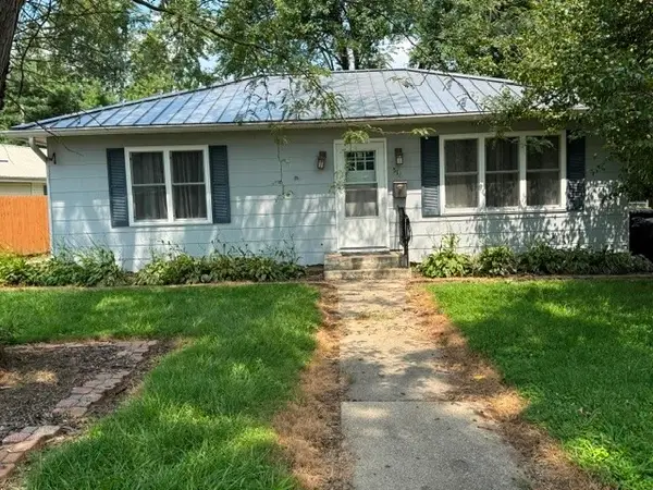 516 E Dogwood Avenue, Effingham, IL 62401