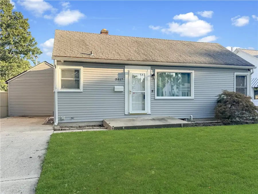 3317 Richmond Avenue, Mattoon, IL 61938 - #2