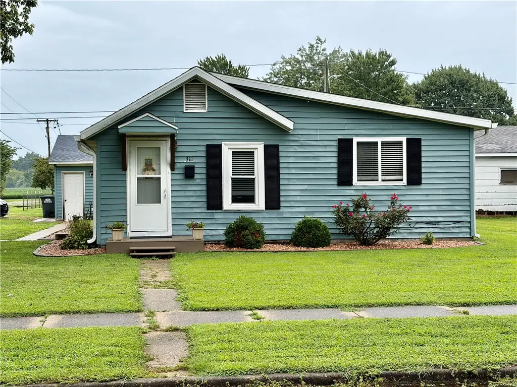 311 N Edwards Street, Altamont, IL 62411 - #1