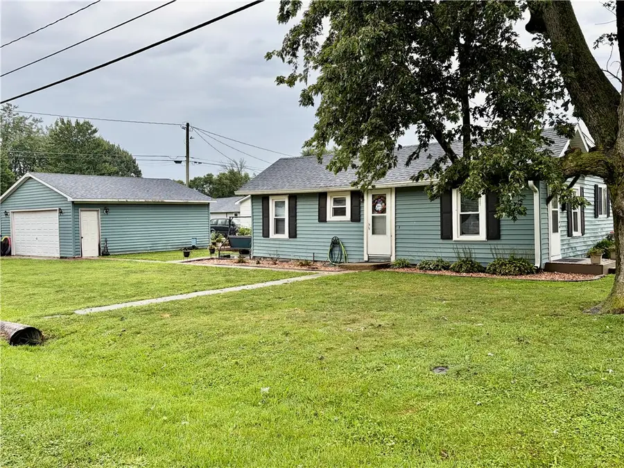 311 N Edwards Street, Altamont, IL 62411 - #3