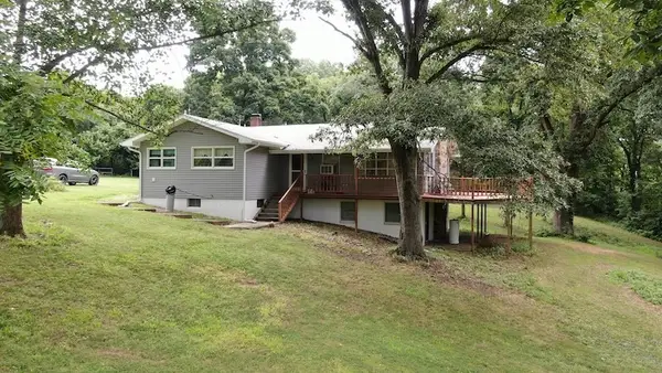 1883 County Road 800n Road, Greenup, IL 62428