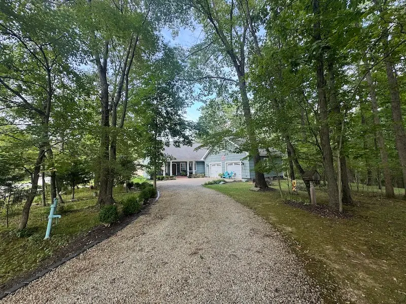 31 Robin Lane, Marshall, IL 62441 - #2