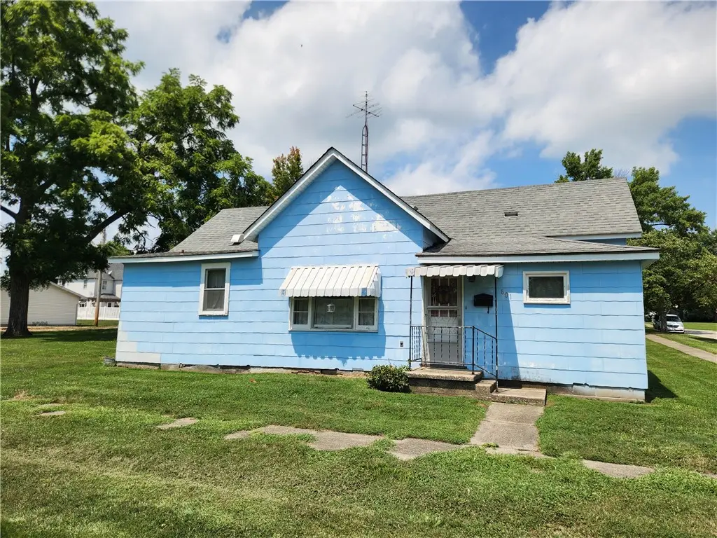 601 W North 5th Street, Shelbyville, IL 62565 - #1