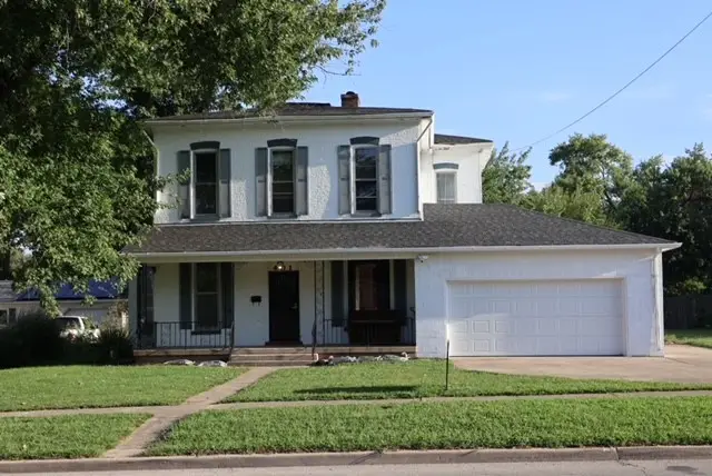 401 Wood Street, Paris, IL 61944 - #1