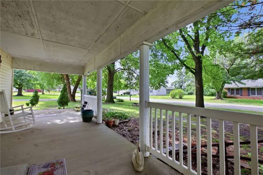 9 E Cedar Street, Ashmore, IL 61912 - #3