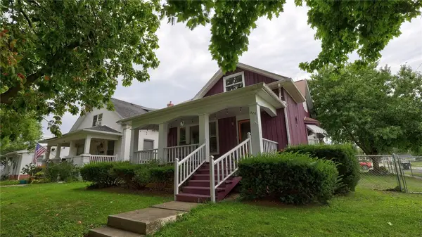 526 S Broadway Street, Lovington, IL 61937
