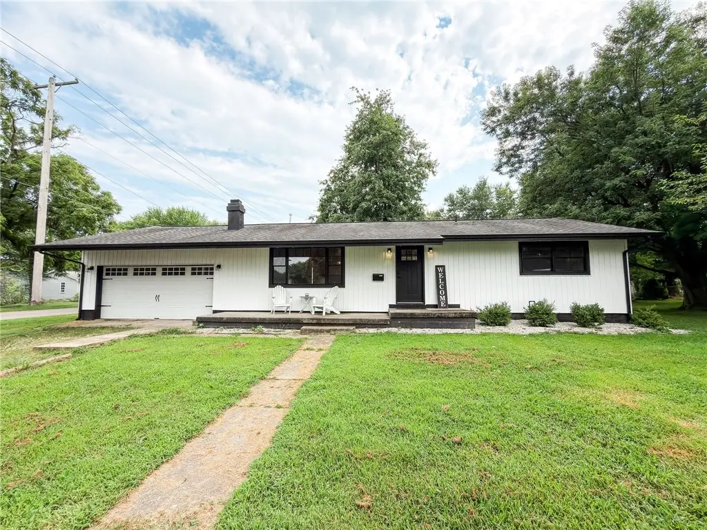 1009 Cherry Street, Marshall, IL 62441 - #1