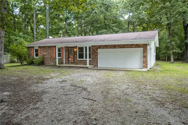 9320 E South Circle Drive, Effingham, IL 62401