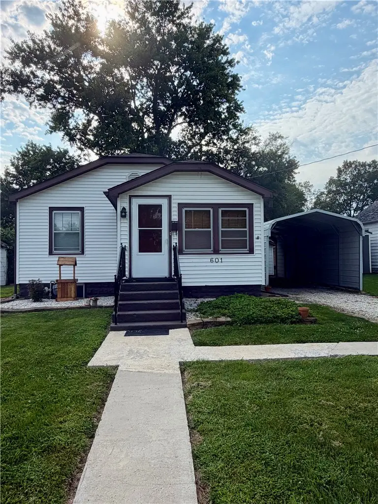 601 S 2nd Street, Effingham, IL 62401 - #2