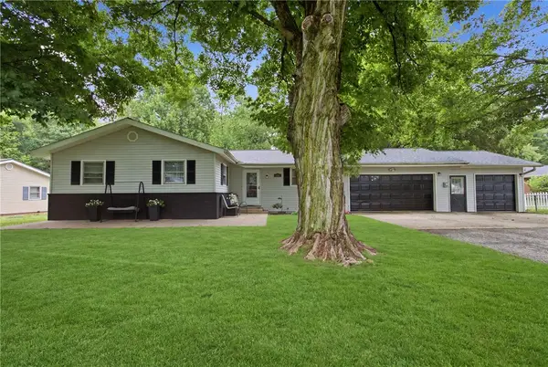 404 Clark Street, Greenup, IL 62428
