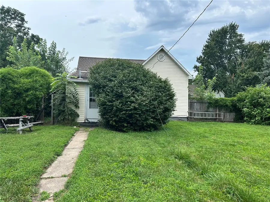 529 N 6th Street, Charleston, IL 61920 - #3