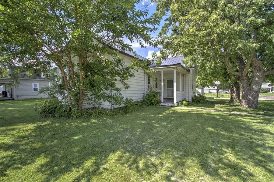 302 N Washington Street, Cerro Gordo, IL 61818 - #2