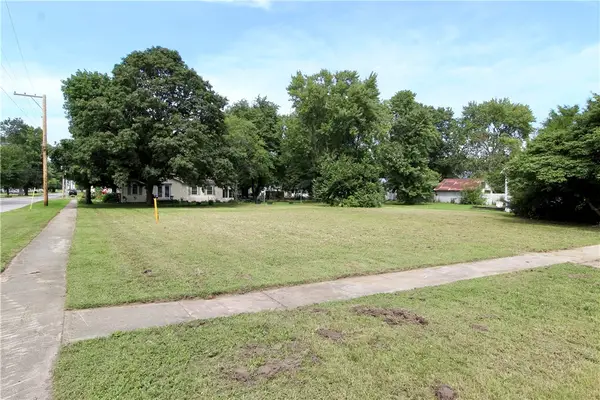 824 Blackwood Street, Sullivan, IL 61951