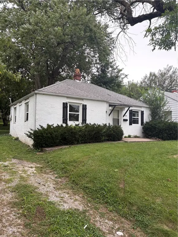 1126 N University Avenue, Decatur, IL 62522
