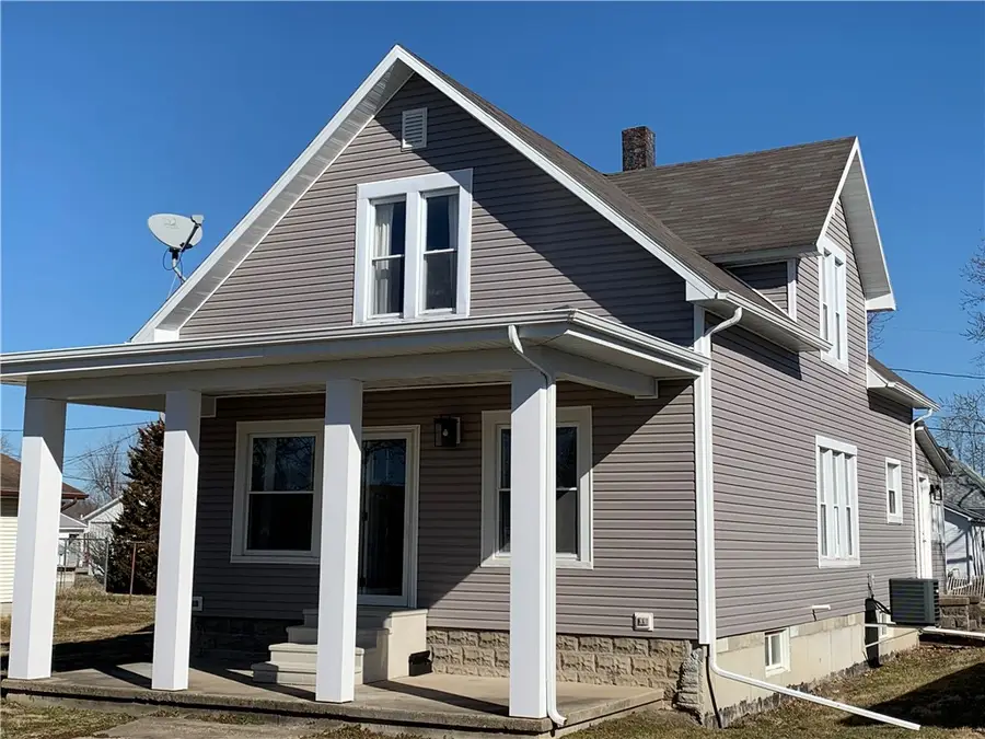 111 N Edwards Street, Altamont, IL 62411 - #2