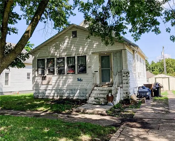 1004 Champaign Avenue, Mattoon, IL 61938