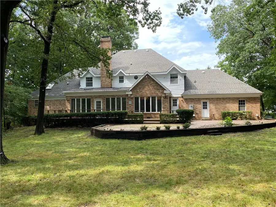 1008 Williamsburg Drive, Charleston, IL 61920 - #2