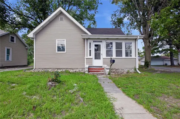 127 Polk Avenue, Charleston, IL 61920
