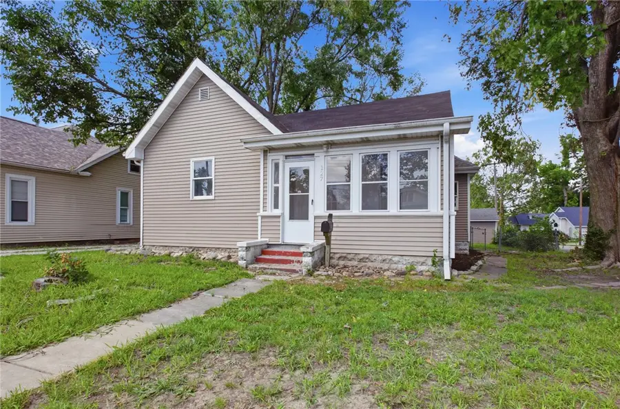 127 Polk Avenue, Charleston, IL 61920 - #2