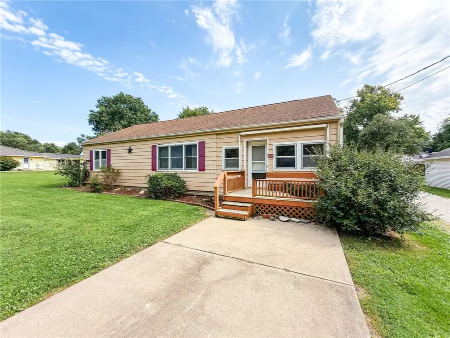 316 W Blackburn Street, Paris, IL 61944 - #2