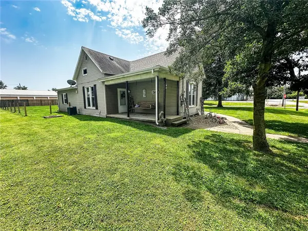 407 W Lincoln Street, Greenup, IL 62428