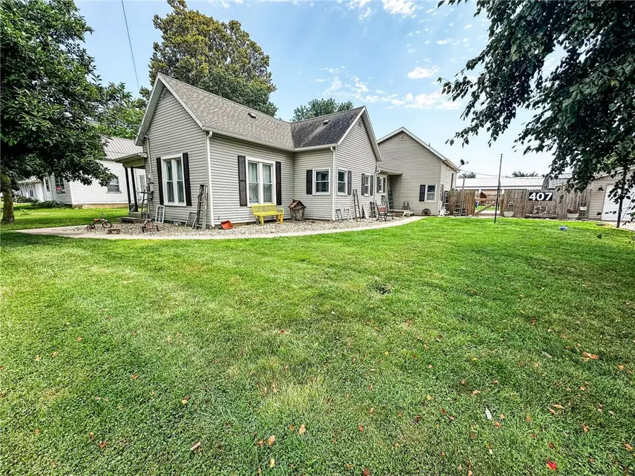 407 W Lincoln Street, Greenup, IL 62428 - #3