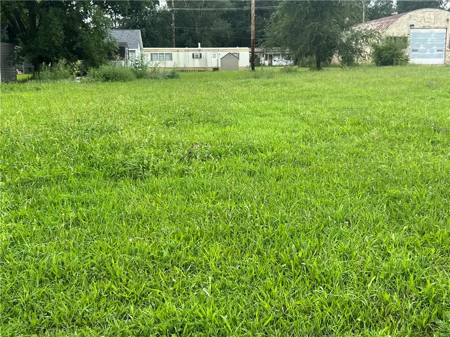 508 E Macon Street, Clinton, IL 61727 - #3