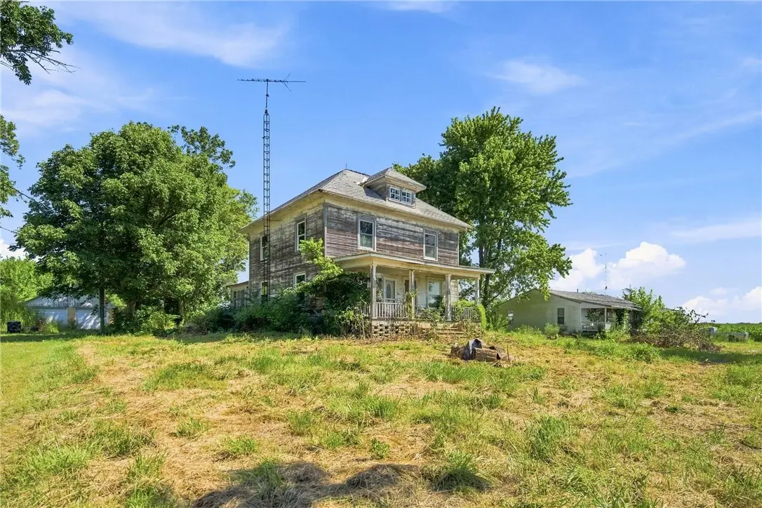 436 E 500th Avenue, Saint Elmo, IL 62458 - #1