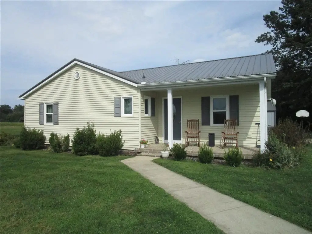 950 N 800 East Road, Tower Hill, IL 62571 - #1