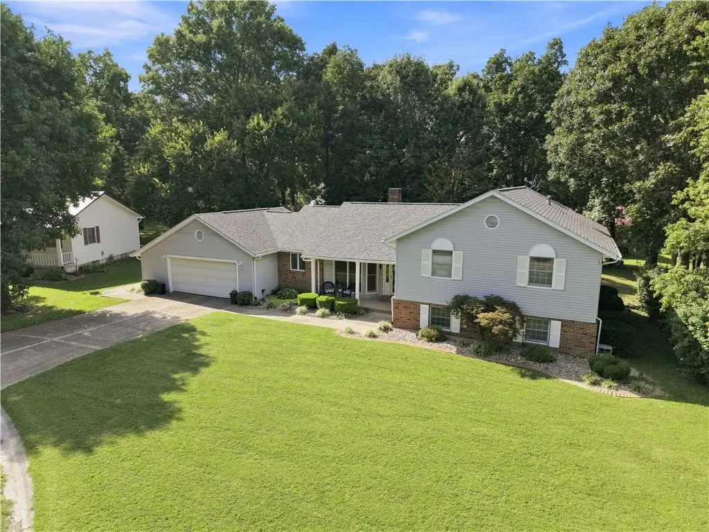 8751 N Cumberland Drive, Effingham, IL 62401 - #1